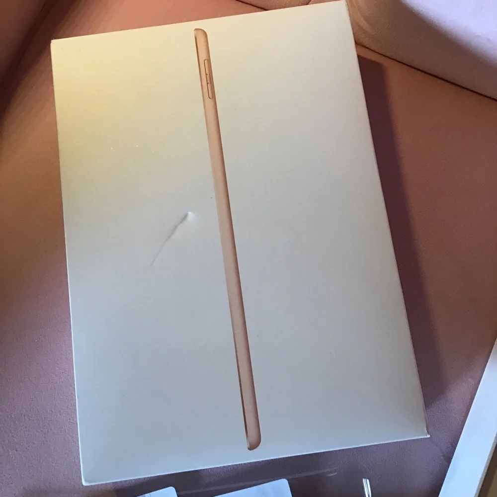 Apple iPad BOX ONLY Gold Tablet